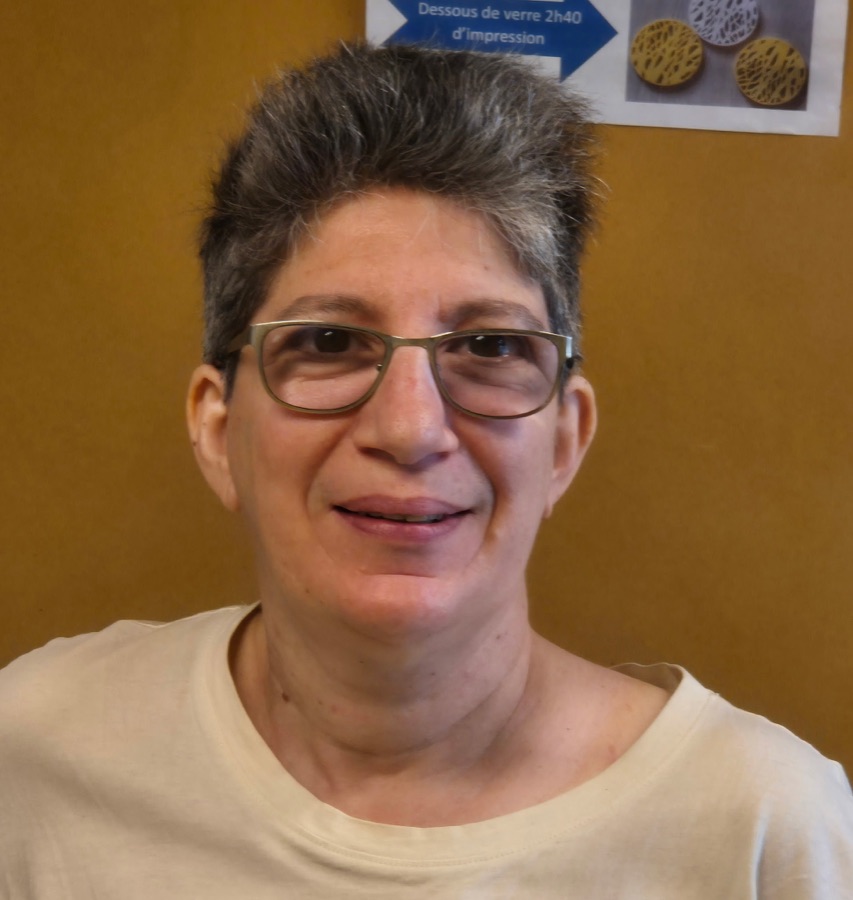 Estelle Brykman, assistante des cours pour non-voyants et malvoyants